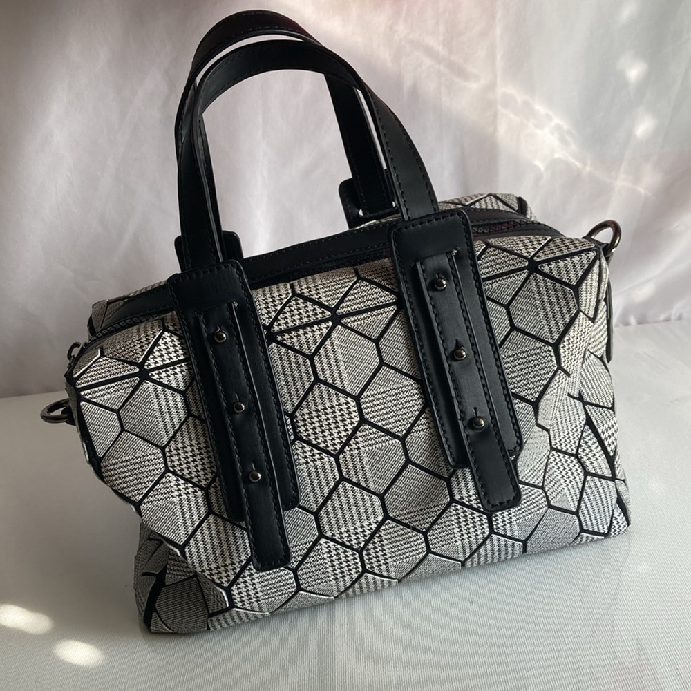 Patrizia Luca Hexagon Patterned Crossbody Bag